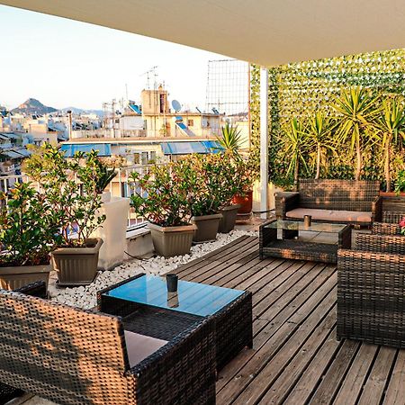 Appartamento Renovated Studio With Roof Garden Access, 15 M Walk To Acropolis Atene Esterno foto
