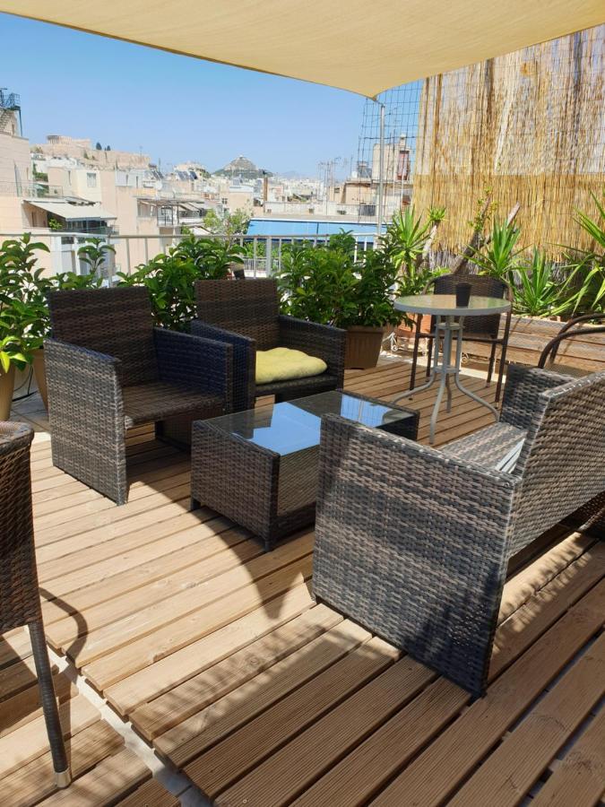 Appartamento Renovated Studio With Roof Garden Access, 15 M Walk To Acropolis Atene Esterno foto